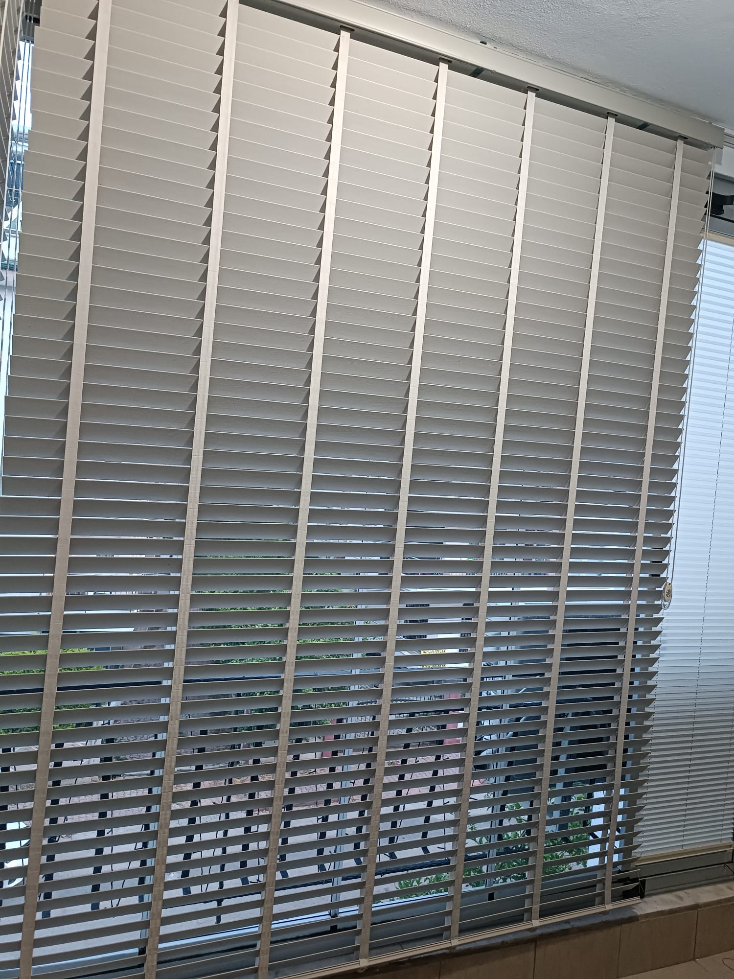 Antalya Jaluzi Perde Korniş Montajı